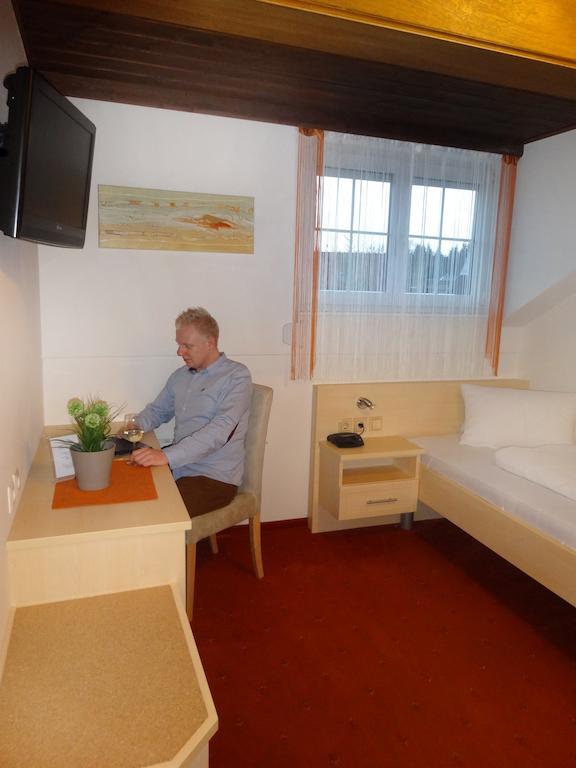 Pension Scherwirt Hotel Graz Szoba fotó