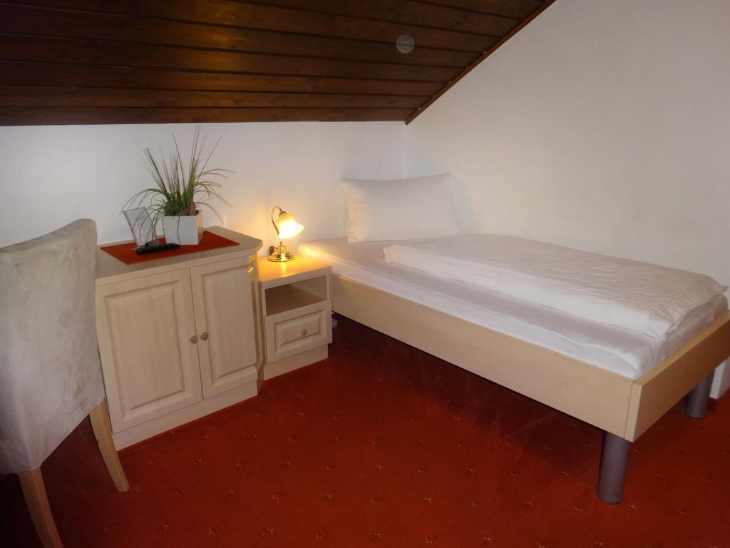 Pension Scherwirt Hotel Graz Szoba fotó