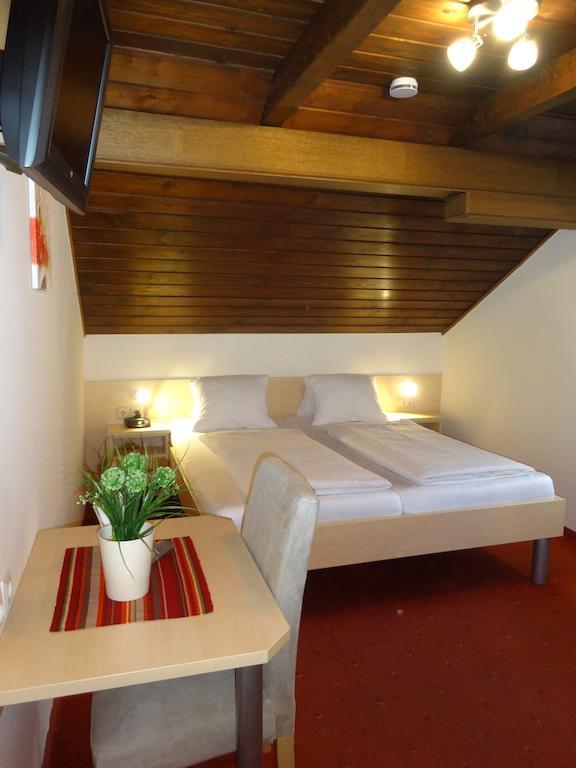 Pension Scherwirt Hotel Graz Szoba fotó